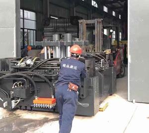 人工叉車(chē)配合