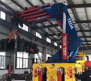 折臂吊廠房內(nèi)施工